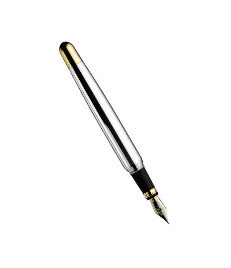 Stylo à plume Design 02, corps et capuchon en argent massif lisse, attributs dorés. Stylo à plume Design 02, corps et capuchon en argent massif lisse, attributs dorés.